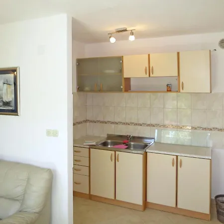 Maslina - Tgr616 By Interhome *
